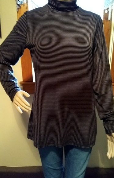 Woolrich Turtleneck Top - Picture 3 of 4
